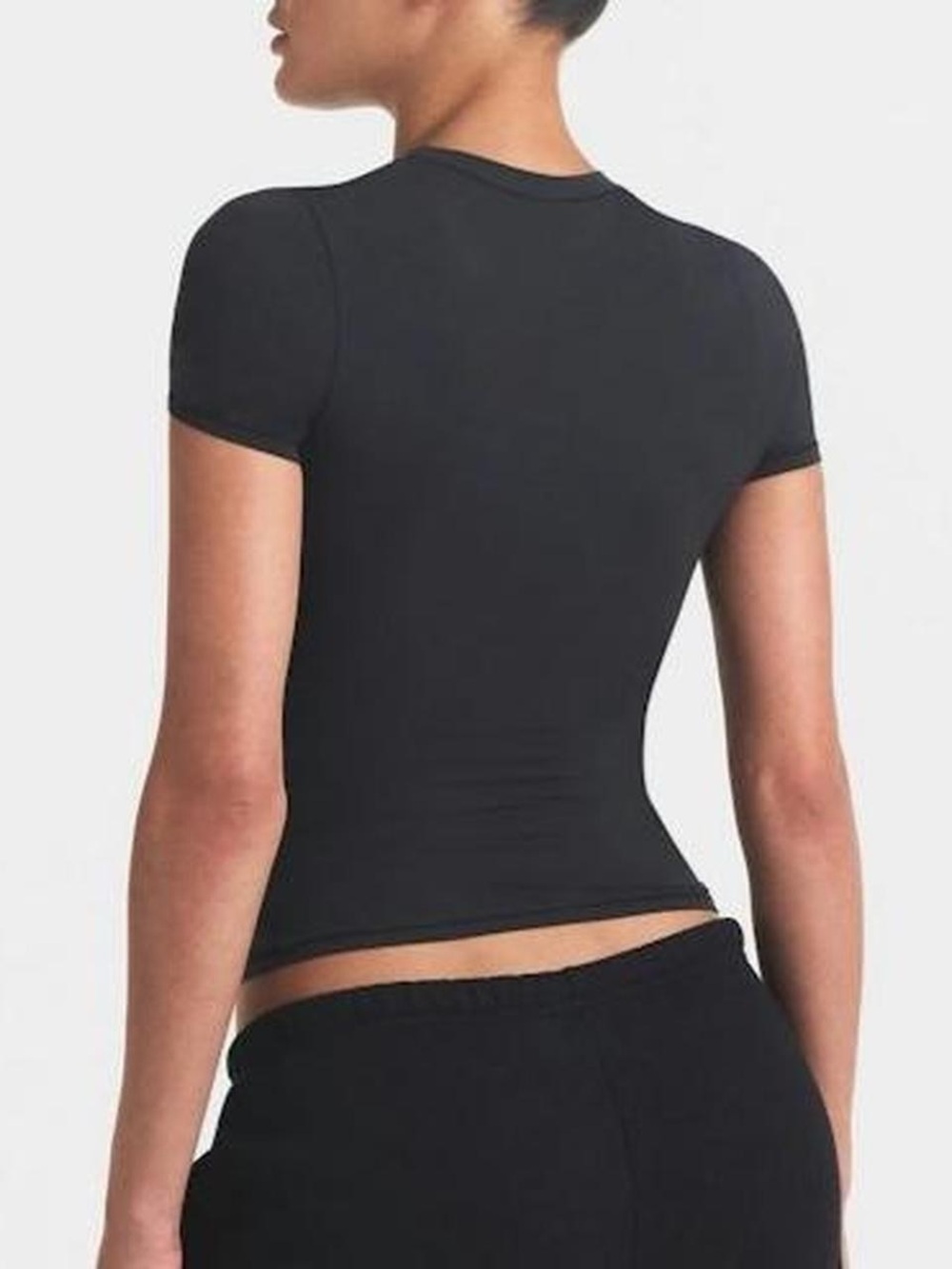 SKIMS Fits Everybody Short Sleeves Tee in Black  —  Size M - Picture 3 of 6
